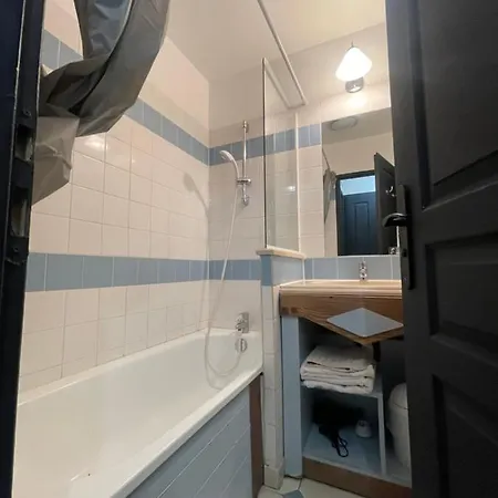 Design 4 Personnes , Parking,piscine Privee Apartment *